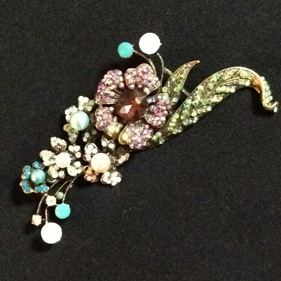Jewelry - Beautiful Large Coat Brooch